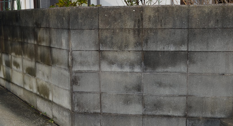 ブロック塀 - 建築用塗料メーカーのアステックペイント｜防水・低汚染 